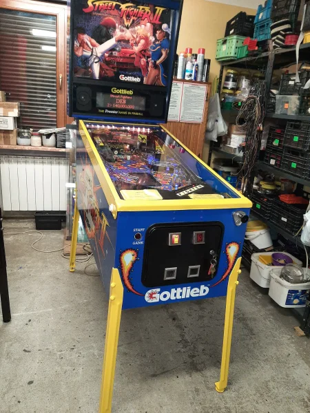 FLIPPER-FLIPER-PINBALL FIRMY GOTTLIEB PREMIER ,,STREET FIGHTER 2 ''