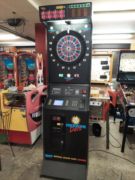 Dart - Lotki model Merkur